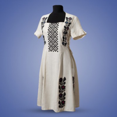 Embroidered dress "Traditional 1"